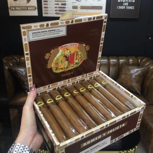 Xì gà Romeo Y Julieta Reserve Toro – Hộp gỗ 27 điếu